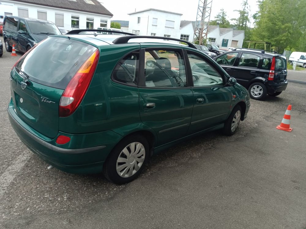 Nissan Tino 5