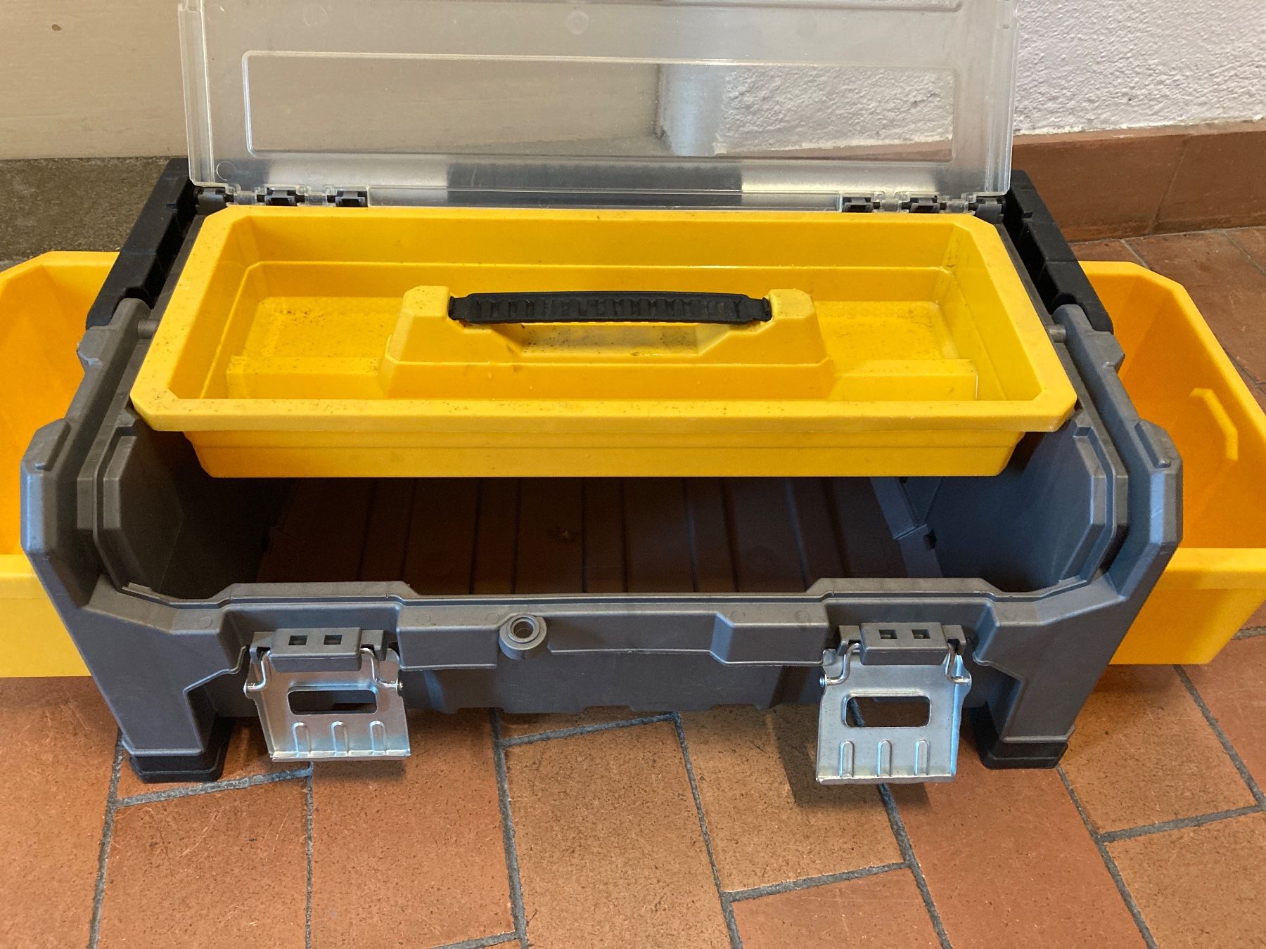Casse di trasporto: Werkzeugkiste – Usato da Sachseln venduto da sewa20 1