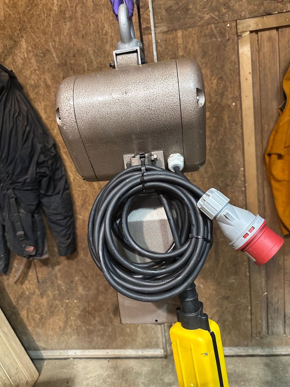 Mehrzweckzüge: Gis Kran Kettenzug 1000Kg – Gebraucht aus Huttwil von Palfinger02 8
