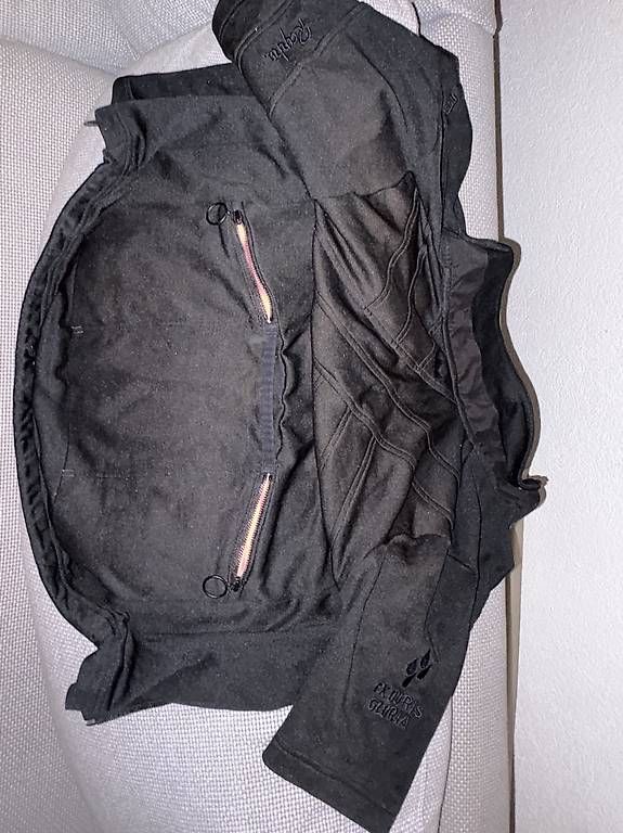 Canottiere & Pantaloni: Zwei Radtricots Grösse S Rapha und Maap auch einzeln – Usato da Steinmaur venduto da Gwoelb-Weine 1