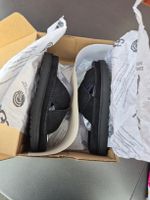 Ugg Slides Gr. 42