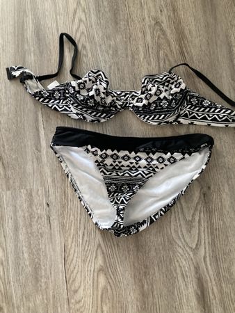Bikini schwarz/weiß Gr. 38/75B