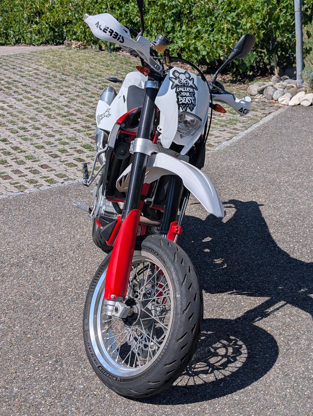 SWM Strada: SWM SM 500 R Supermoto – Usato da Hallau venduto da TheronLefevre
