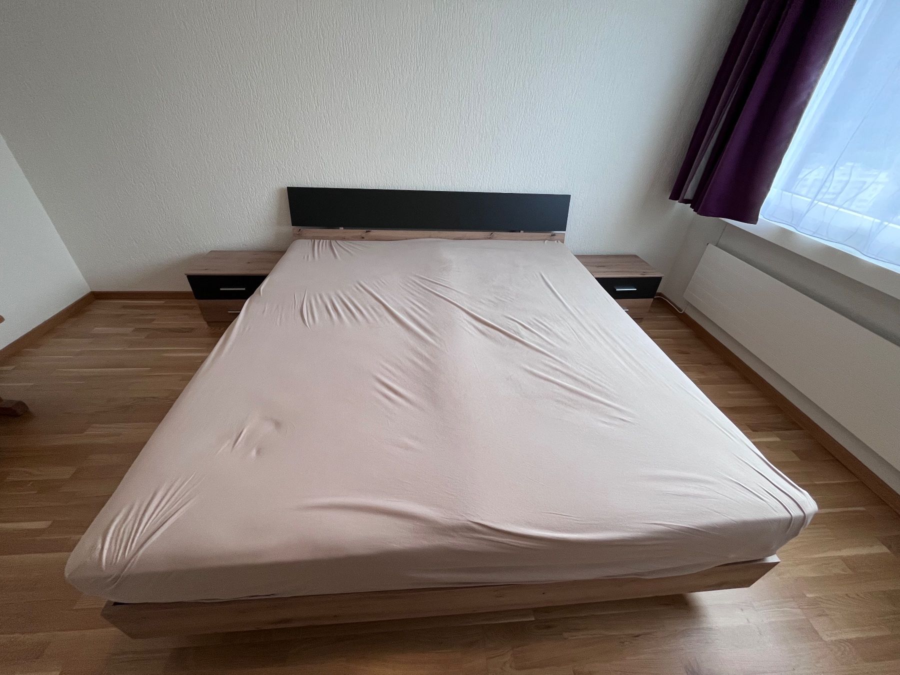 Letti: Bettgestell mit Nachttisch – Usato da Chur venduto da fehr04 2