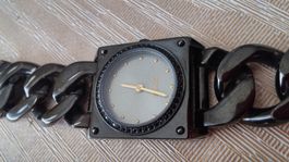 Mimco schwarz Quarz, Damenuhr,  25x33 mm