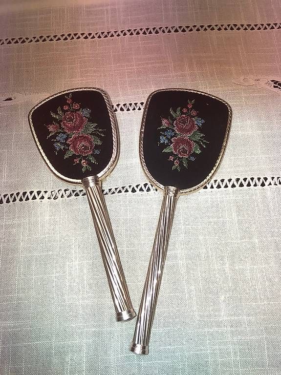 Accessori per capelli: Set composto da spazzola per capelli conspecchio – Nuovo (secondo la descrizione) da Vezia venduto da rit_7ypb