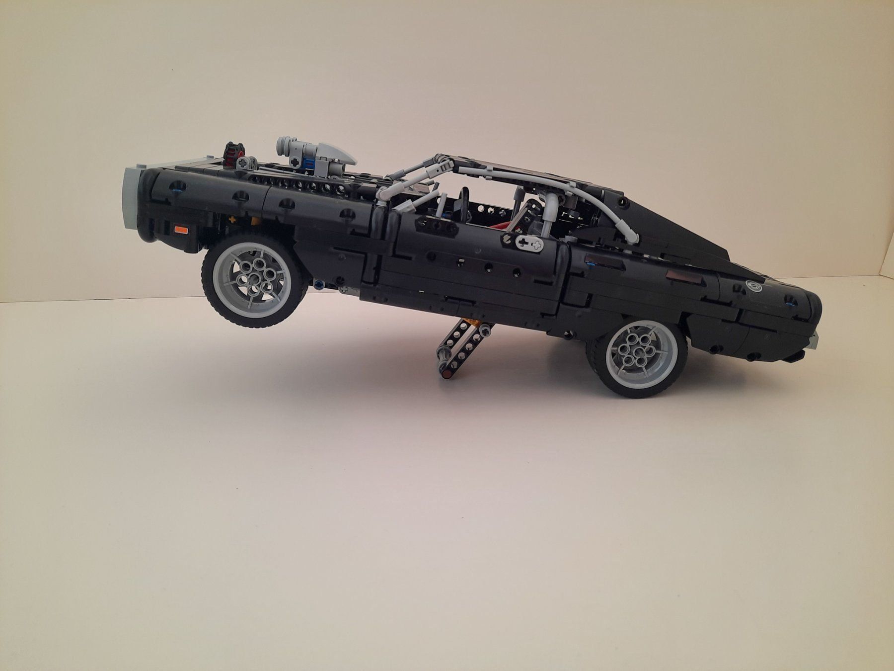 Lego Spielzeuge: LEGO Technik 42111 - Dom's Dodge Charger – Gebraucht aus Bassersdorf von Serayy 2
