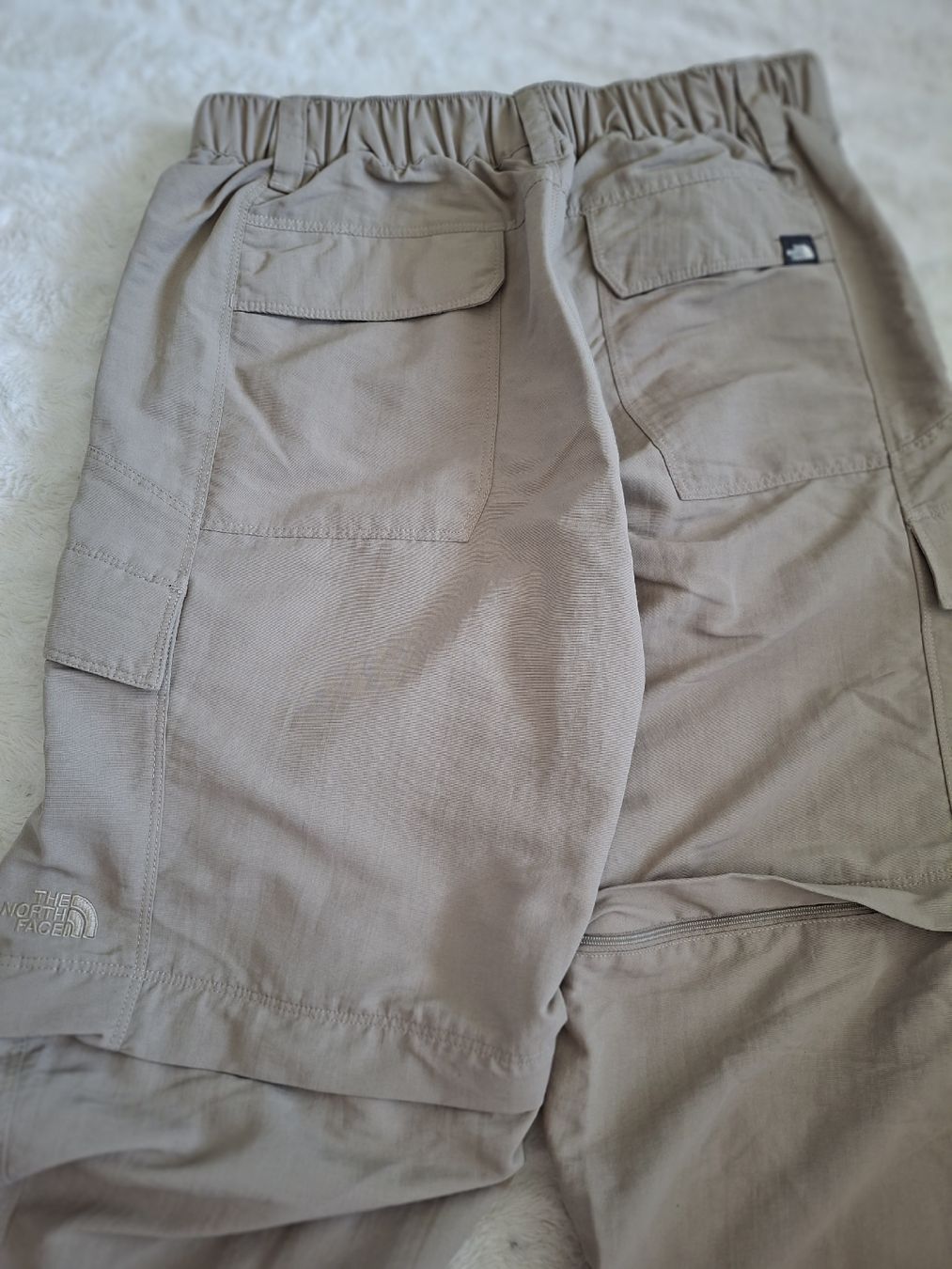 North Face Pantaloni: Pantalon transformable The North Face, Taille S, Beige  – Usato da Renens VD venduto da ser_j2fn 6