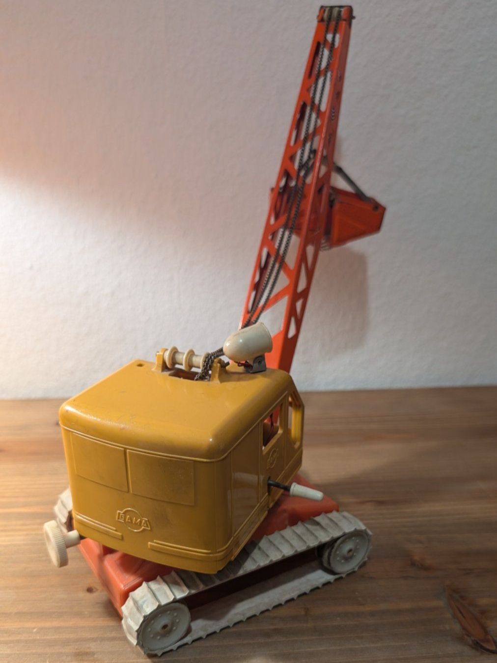 Gama Giocattoli: GAMA, Spielzeugkran ca. 35 cm – Usato da Mönchaltorf venduto da Blechfreund 1