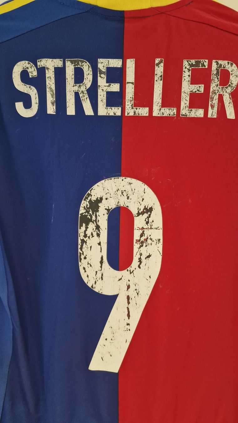 Canottiere & Pantaloni: FC Basel 2012 Spieler-Trikot #9 Streller – Usato da Rafz venduto da GT12 3