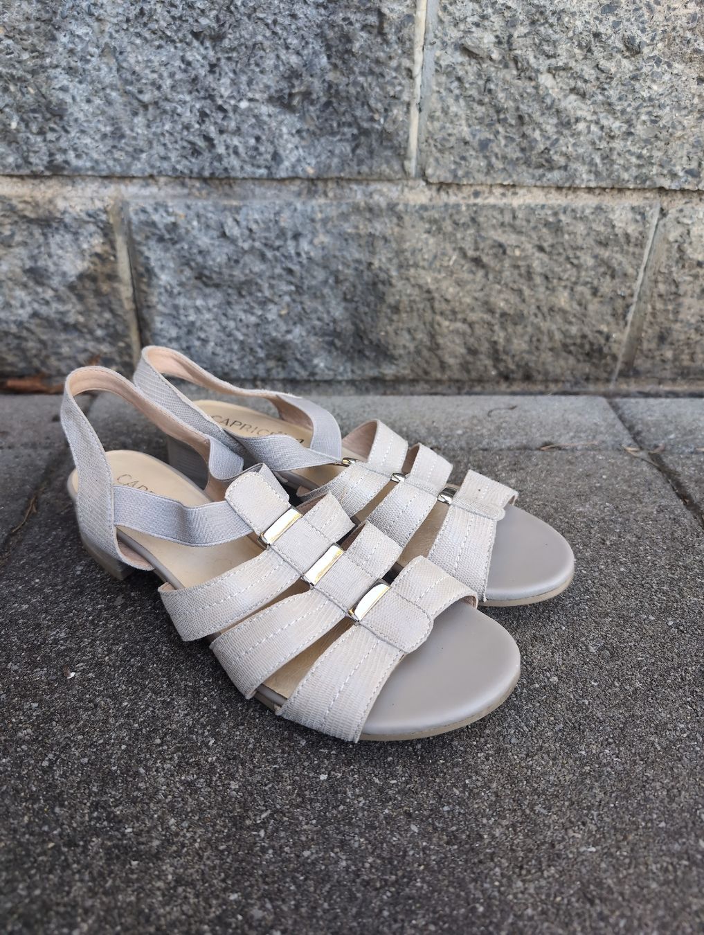 Damenschuhe: Caprice Sommersandalen Gr. 39 beige – Gebraucht aus Alberswil von __colafroeschli__