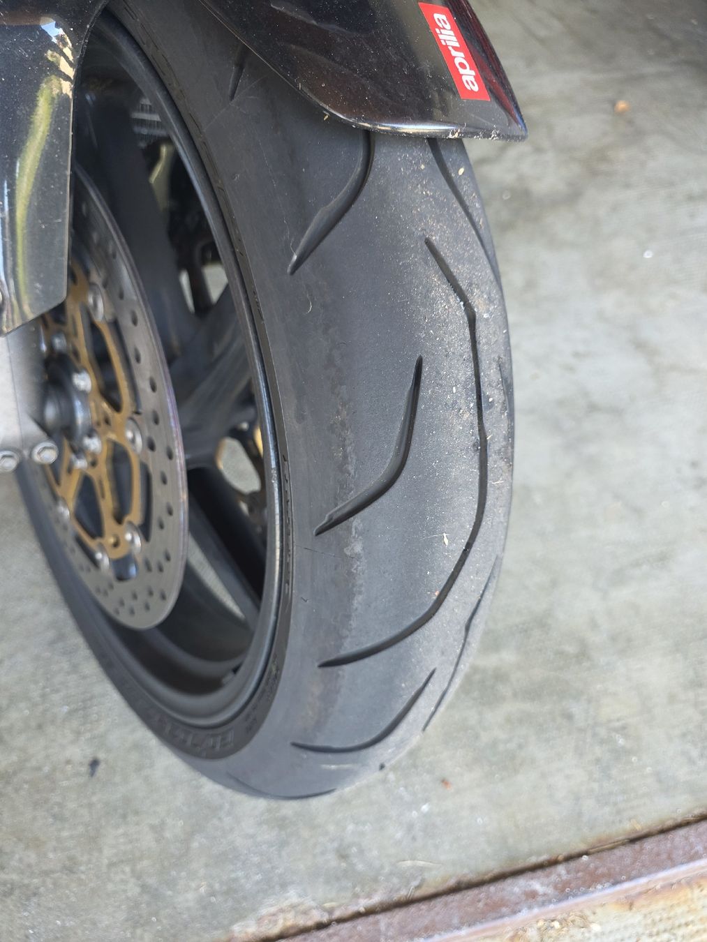 Aprilia Strada: aprilia tuono 1000 – Usato da Lausanne venduto da nic_trx2 4