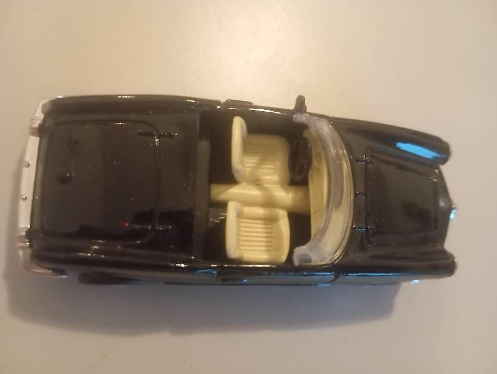 Alfa Romeo Voitures modèles: Alfa Romeo schwarz Giulietta spider – D'occasion à Basel par Petergunn 1