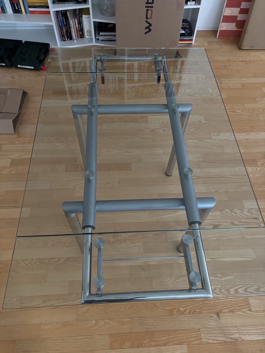 Tavoli: Extendable glass table – Usato da Zürich venduto da Allegra14 3