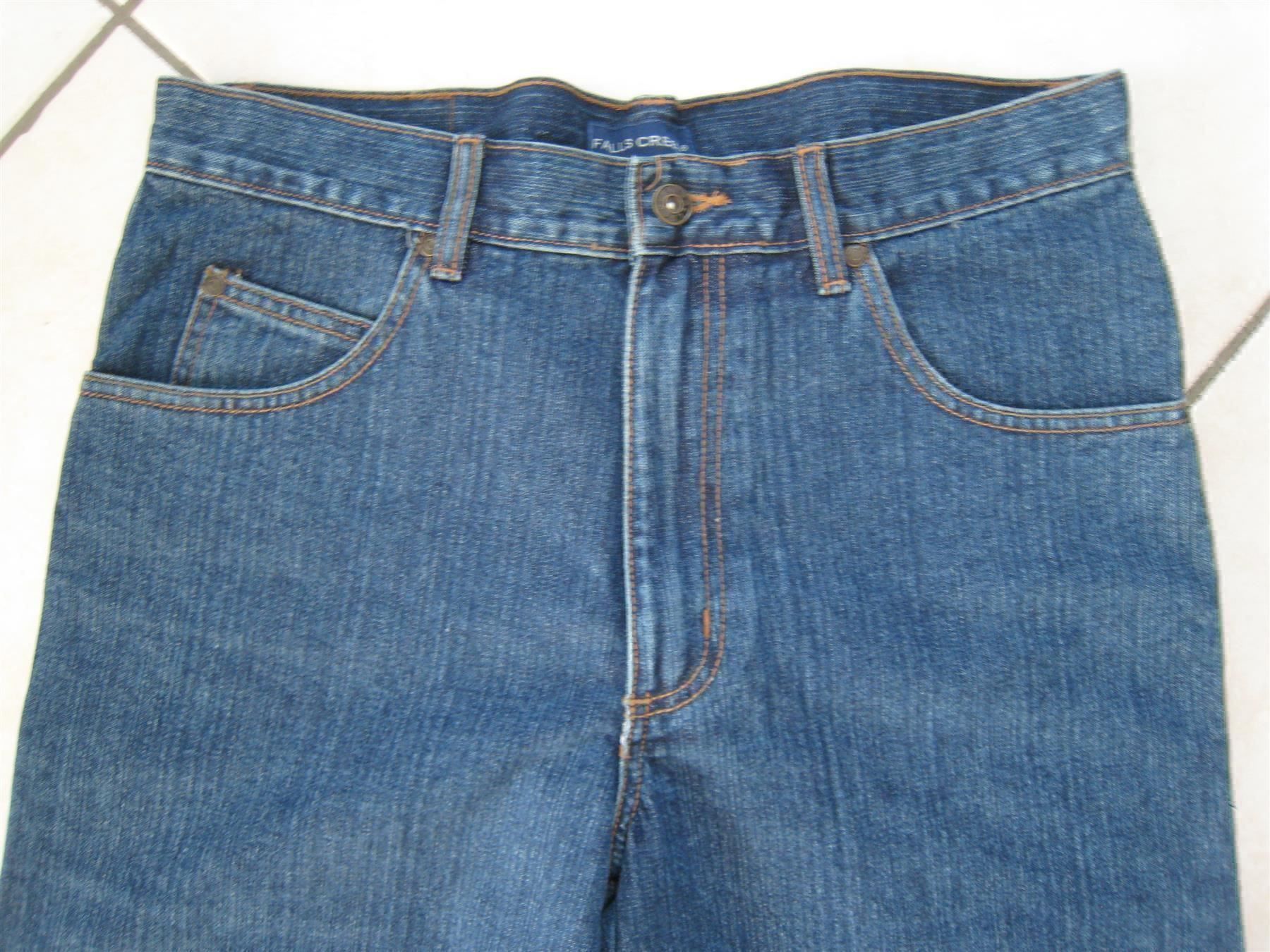 Jeans: ***** Jeans Falls Creek blau - Neu – Nuovo e nell'imballaggio originale da Villaz-St-Pierre venduto da Ubid