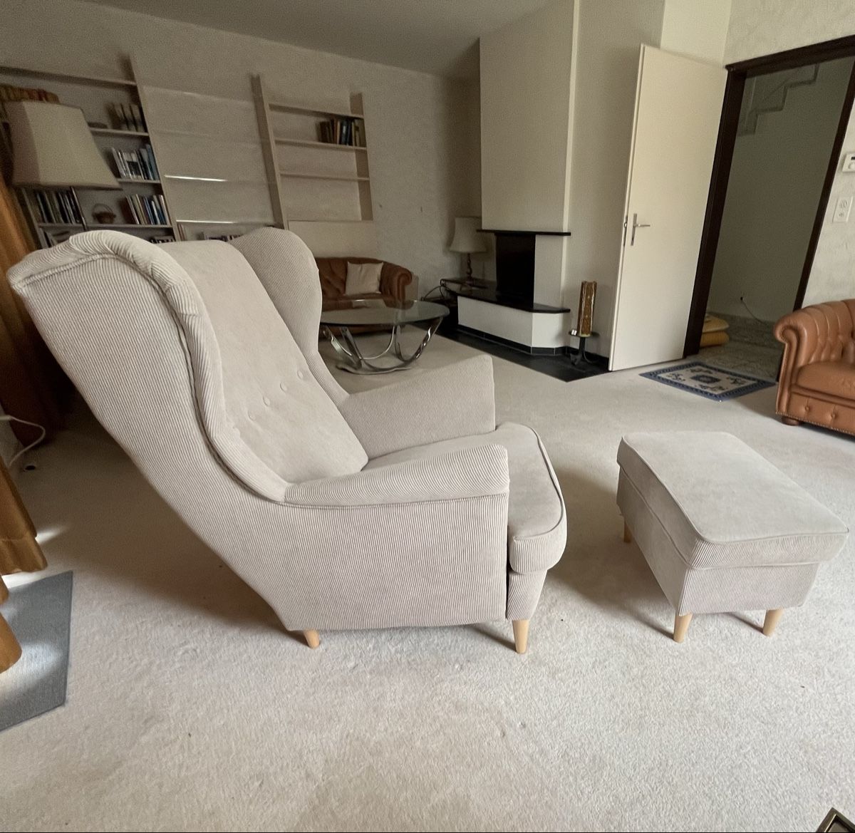 Ikea Poltrone: IKEA winged Strandmon chair & foot stool – Usato da Zürich venduto da ajl_x6tg 1