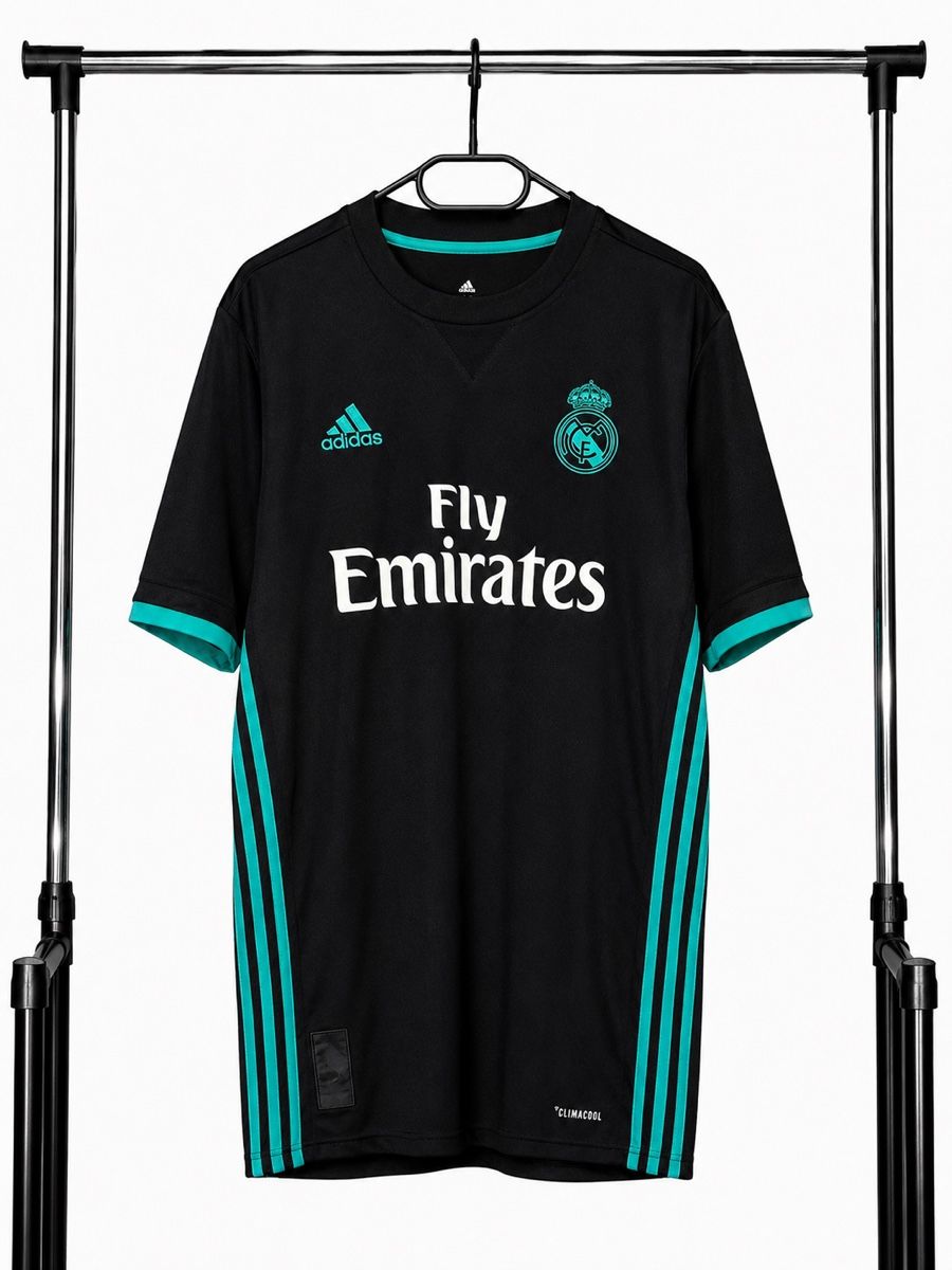Maillots de corps & Pantalons: REAL MADRID 2017-18 – D'occasion à Aigle par VIRAGENORD