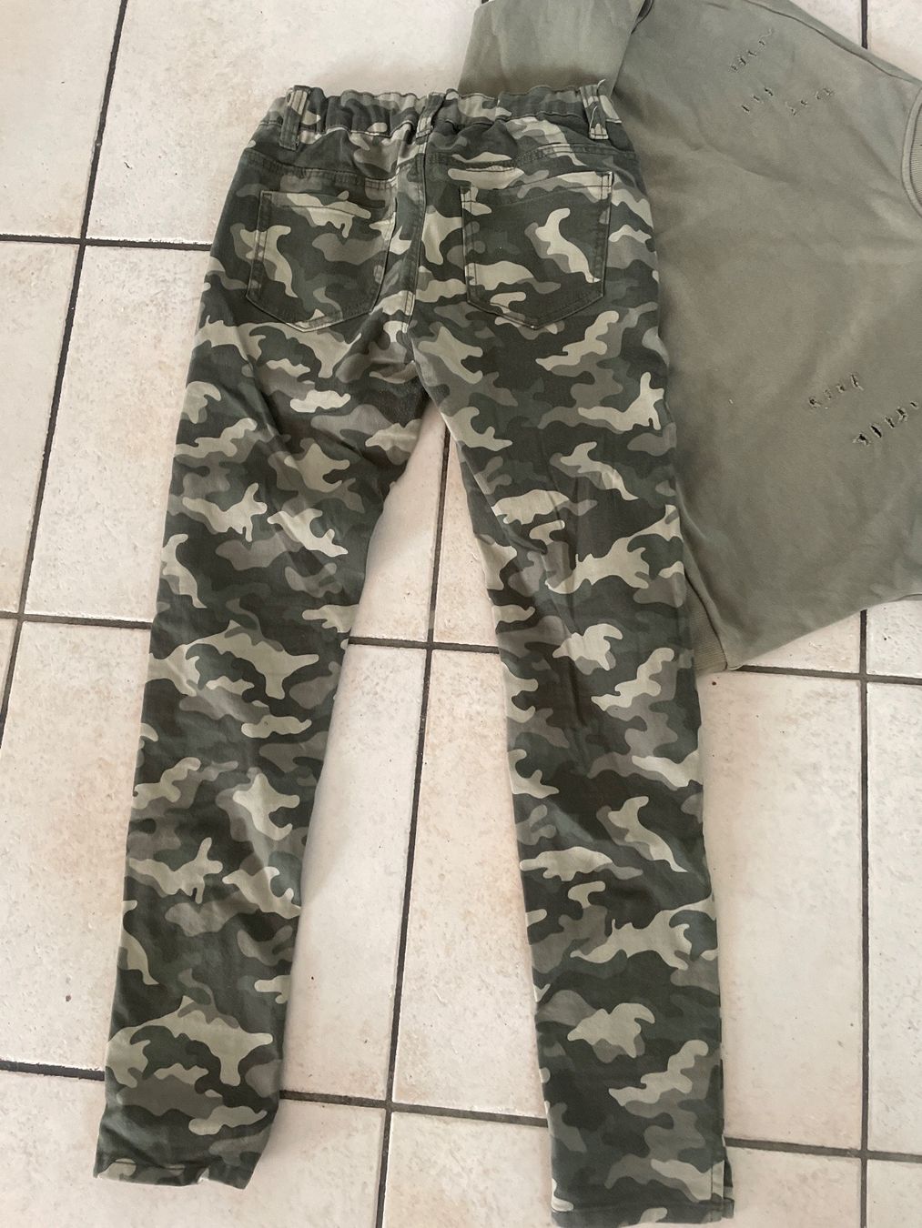 C&A Ensembles coordonnés: NewLook/C&A Kleiderset Gr.158👧🏻 – D'occasion à Obergerlafingen par cabo4 4