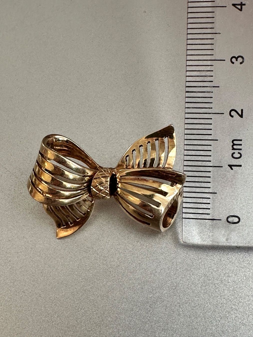Broschen & Nadeln: Vintage 14K Gold Brosche – Gebraucht aus Onex von Antiqueshow 4