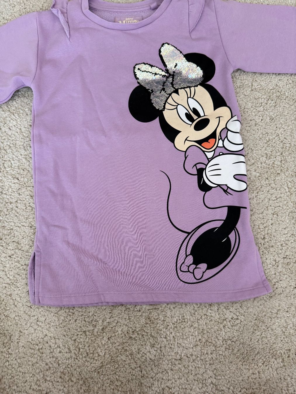 C&A Maglioni & Felpe: Mädchen Pullover Minnie Mouse Lila Grösse 104 – Usato da Embrach venduto da vas_fky8