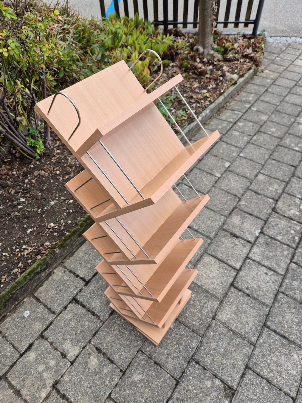Scaffali: Bücher/CD Regal drehbar – Usato da Winterthur venduto da Aftang 1