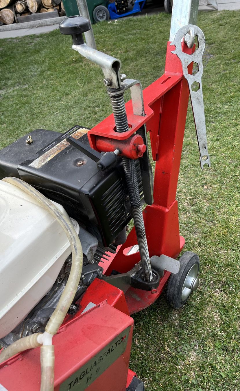 Honda Tutte le macchine: Betonschneider / Fugenschneider – Usato da Cazis venduto da la-torre-work-snc 5