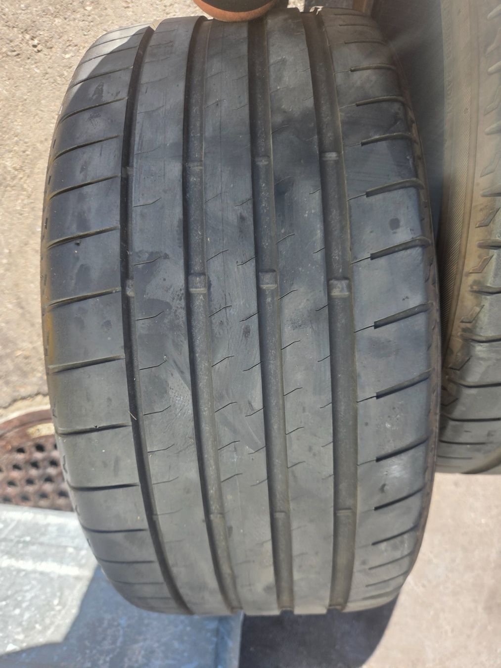 Pneumatici & Ruote complete: 235 / 45 R 19  95W Bridgestone – Usato da Fischbach-Göslikon venduto da Emanuel.Bardhi 1