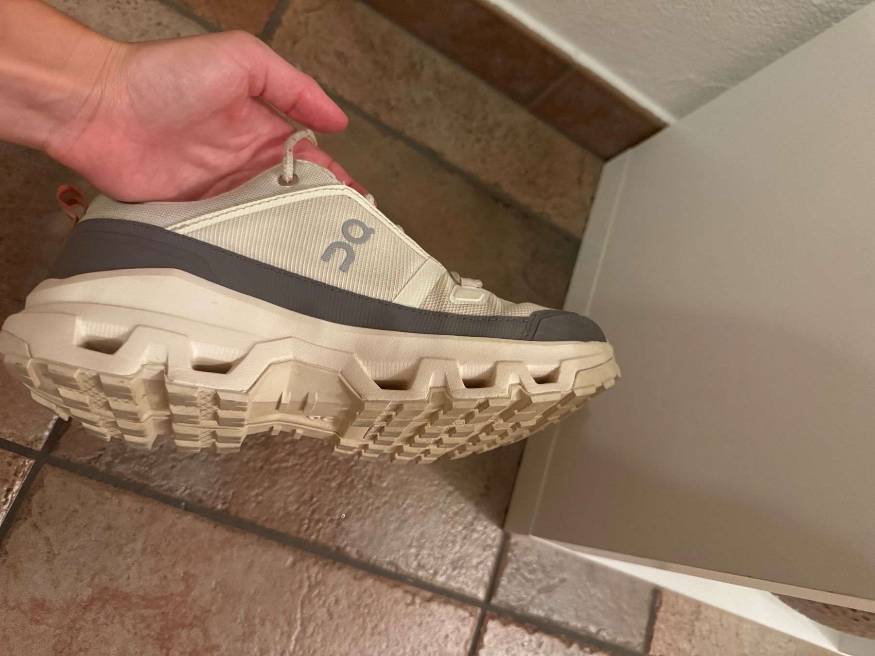 On Damenschuhe: ON Cloudrock Wanderschuhe, Grösse 40 – Gebraucht aus Zürich von SvevaK 5