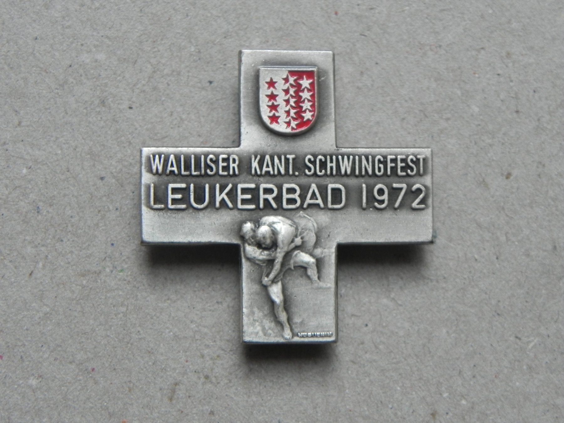 Placchette & Badge: Abzeichen Kantonal Schwingfest Schwingen Leukerbad VS 1972 – Usato da Siebnen venduto da krimsie