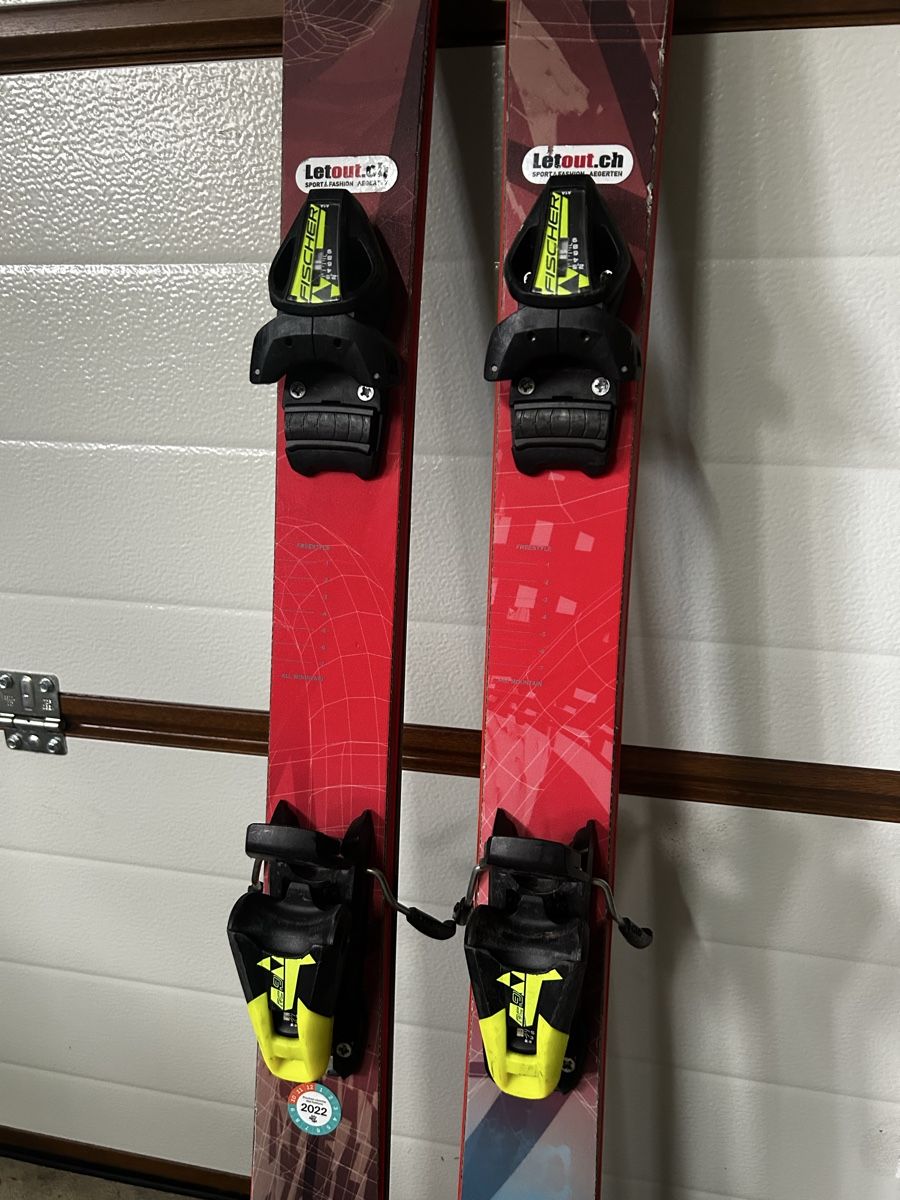 Head Skis: Skis Freestyle Head 161cm – Defekt aus Reconvilier von ako_6n9m 2