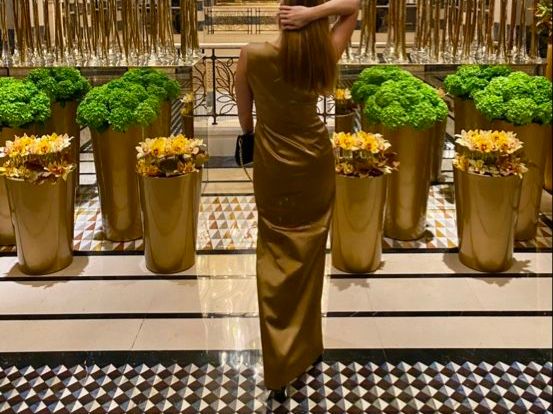 Vestiti: Elegant Silk Maxi Dress, size M – Usato da Zürich venduto da dar_ch4051
