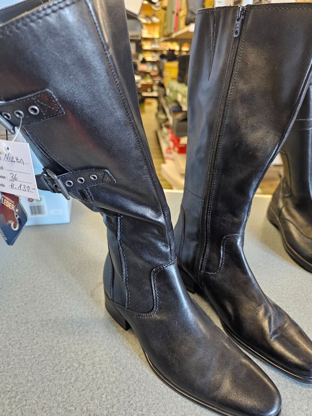 Damenschuhe: Damenschuh – Neu und originalverpackt aus Möhlin von Highwaytom 1