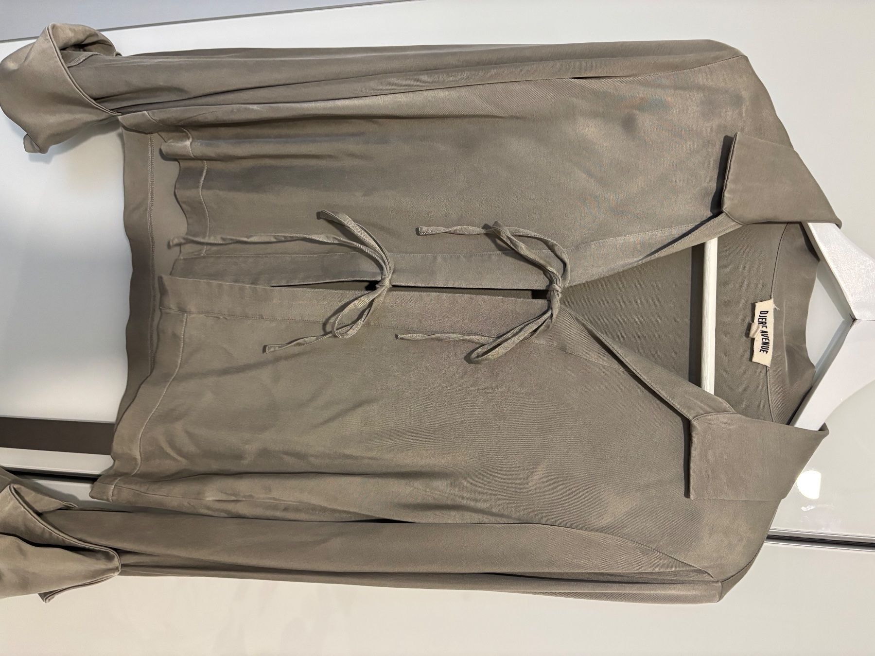 Djerf Avenue Camicette: Djerf Avenue Tie-Top – Usato da Duebendorf venduto da tom_lp2m 1