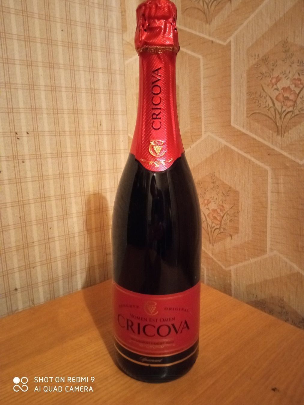 Wein: CRICOVA Sparkling Wein, halbtrocken, rot – Neu und originalverpackt aus Wald ZH von mlnt