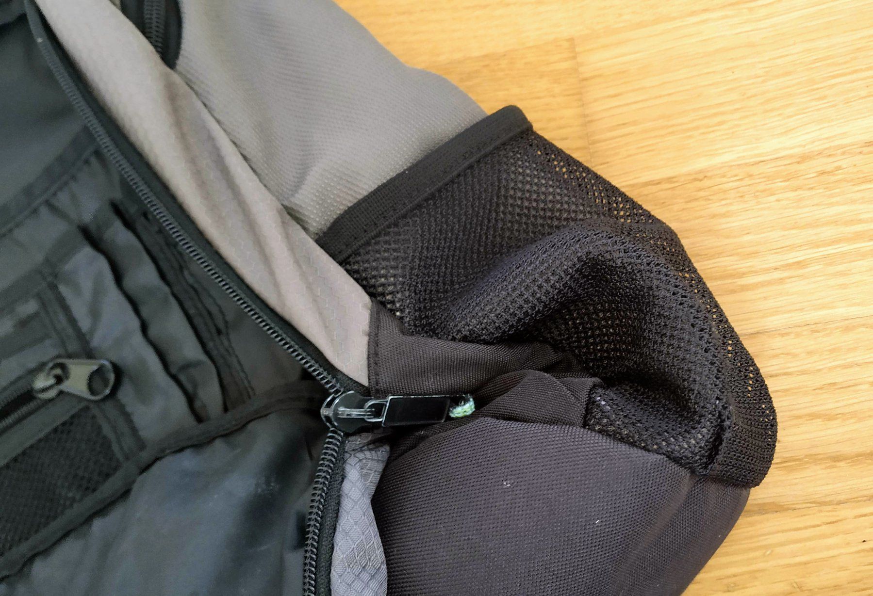 Zaini: Grand sac à dos très pratique – Usato da Carouge GE venduto da for_8yym 4