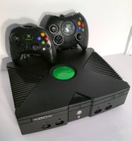 Microsoft Xbox Konsole mit zwei Controllern gebraucht