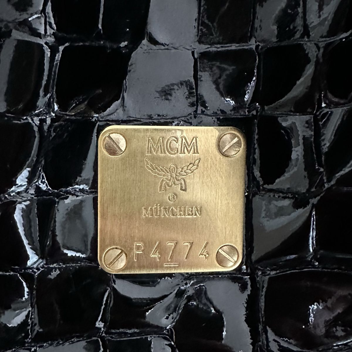 Mcm Taschen für Damen: MCM Schwarze Henkeltasche – Gebraucht aus Zürich von Nomase10. 8
