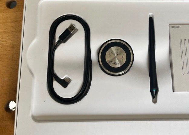 Wacom Tablet PC: Wacom Intuos Pro M PTH-660 – Gebraucht aus Zürich von kyso 2