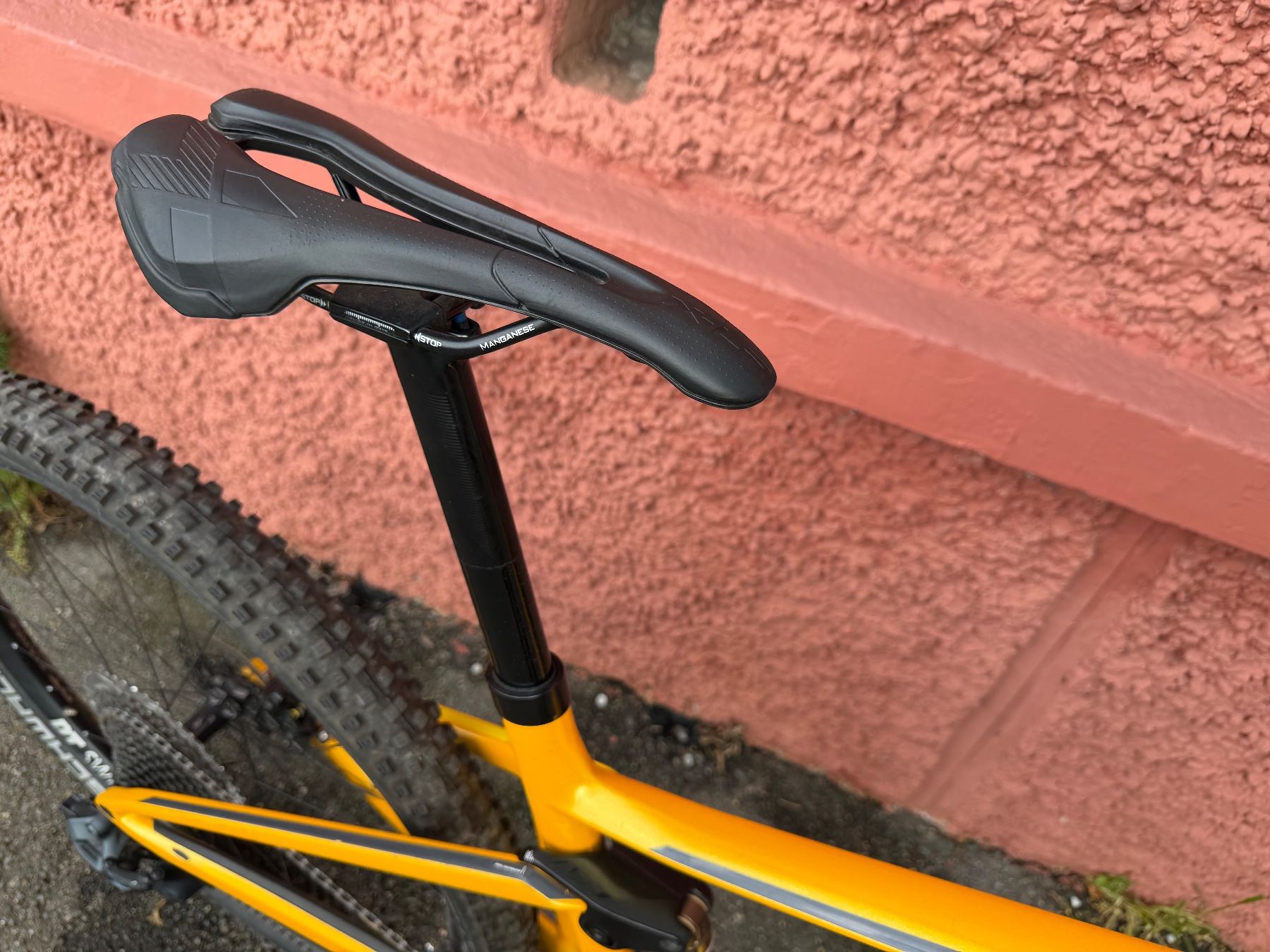 BMC Biciclette: BMC Fourstroke 01 One Gold Flake letze Change – Usato da Luzern venduto da Lightrooms 4