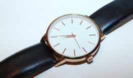 Neue Fundschätze Design Kiomi  Damenuhr  Modeuhr Schmuck Uhr
