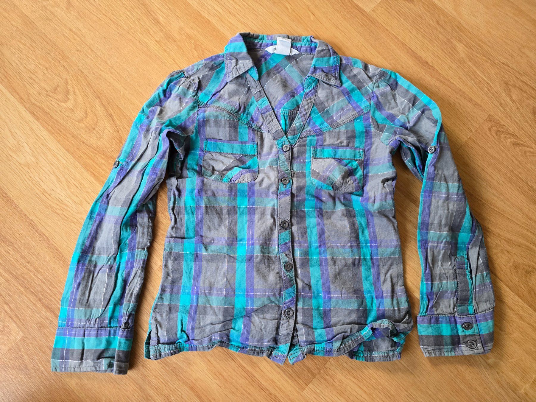 Blusen, T-Shirts & Tops: Bluse / Hemd für Mädchen Gr. 134 – Gebraucht aus Büttikon AG von Amineah