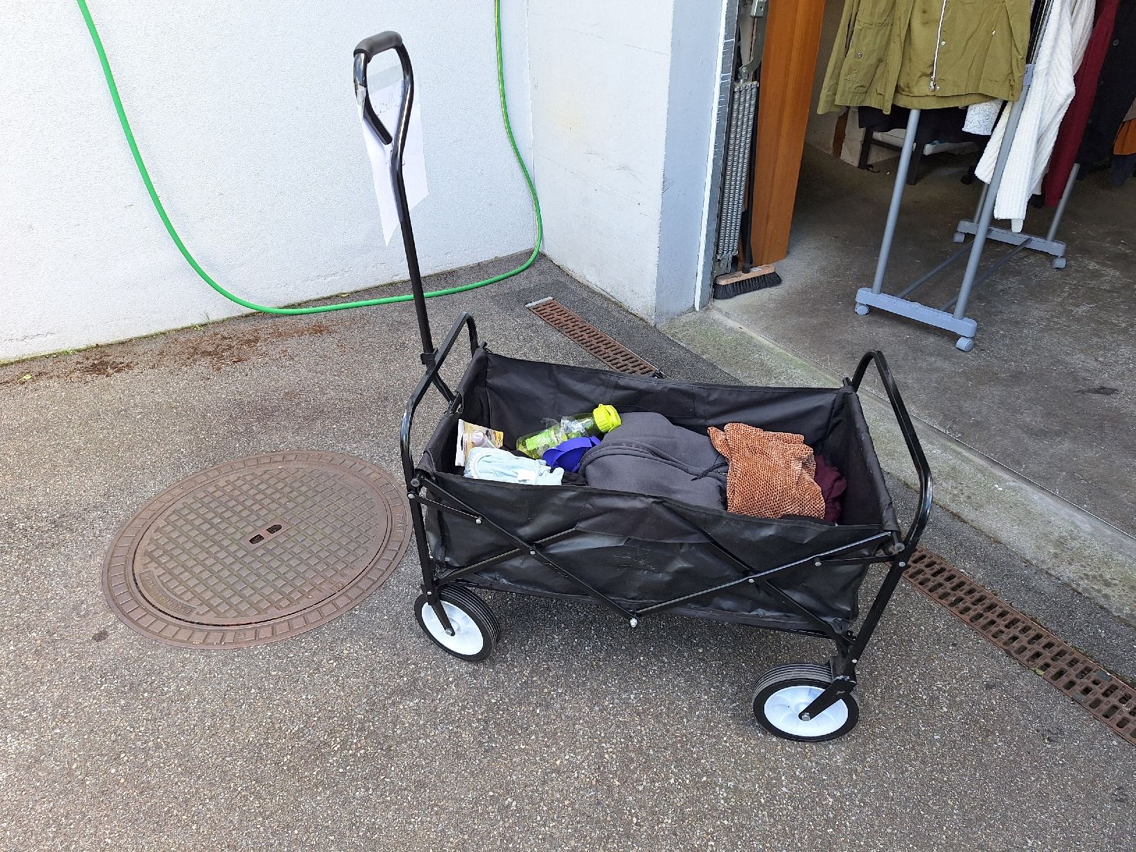Transportwagen: Bollerwagen schwarz gebraucht – Gebraucht aus Zürich von rotezora67 2