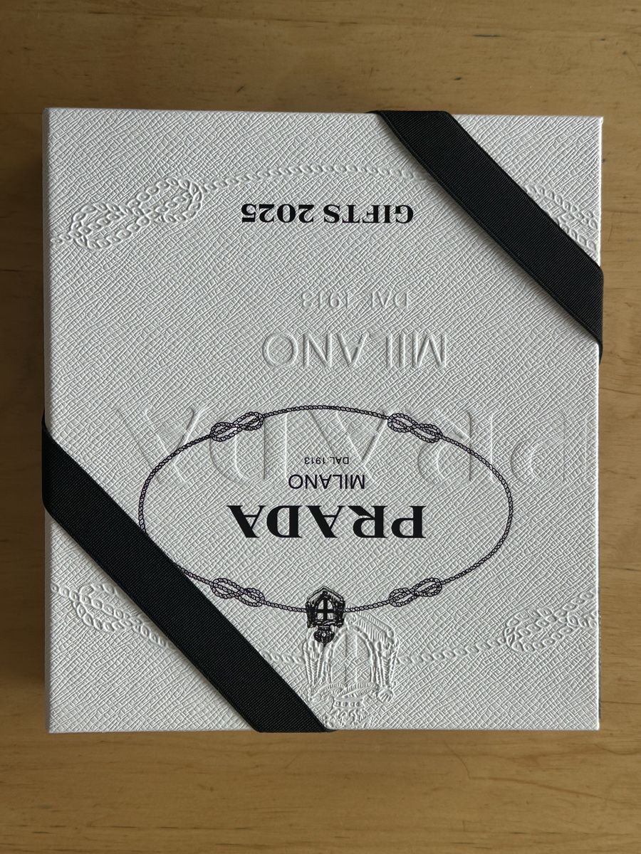 Libri: Catalogues Prada cadeaux 2025 collector – Nuovo e nell'imballaggio originale da Chêne Bourg venduto da paleios22 3