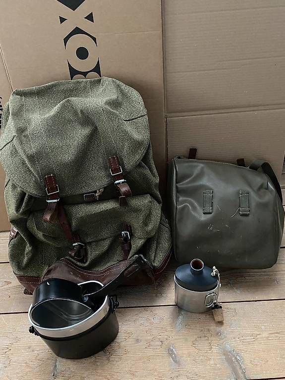 Uniformi: Militärutensilien – Usato da Schafisheim venduto da Steimi4