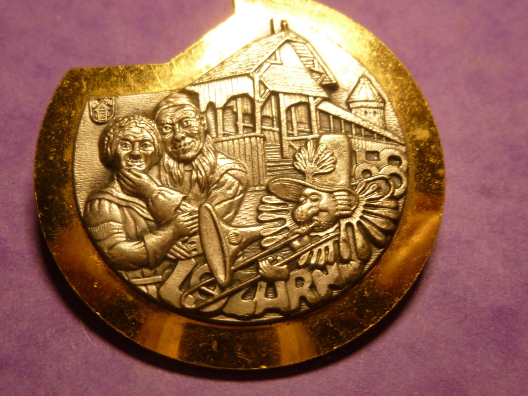 Plaketten & Abzeichen: LUZERN 1985 GOLD – Gebraucht aus Ried (Muotathal) von Mandarin02