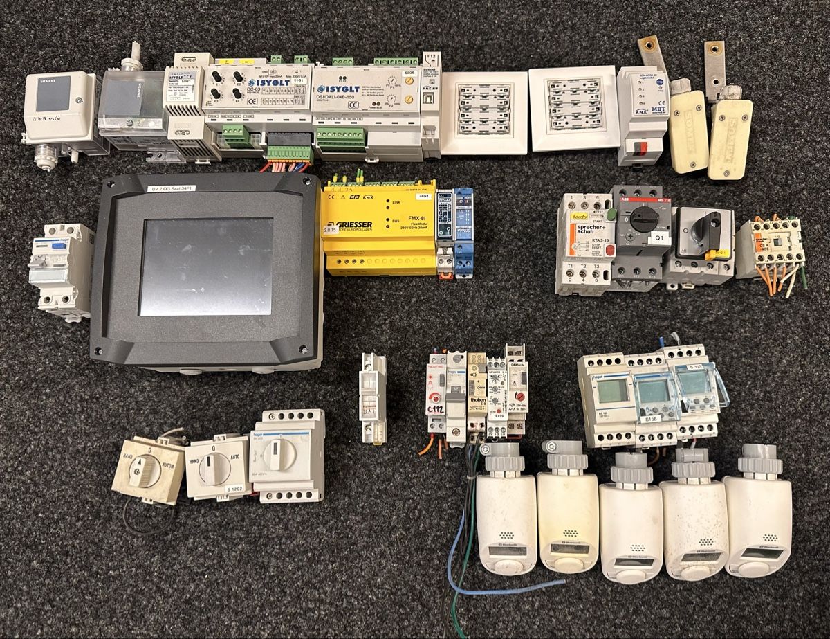 Componenti elettronici: Elektrokomponenten gebraucht – Usato da Bern venduto da db1988