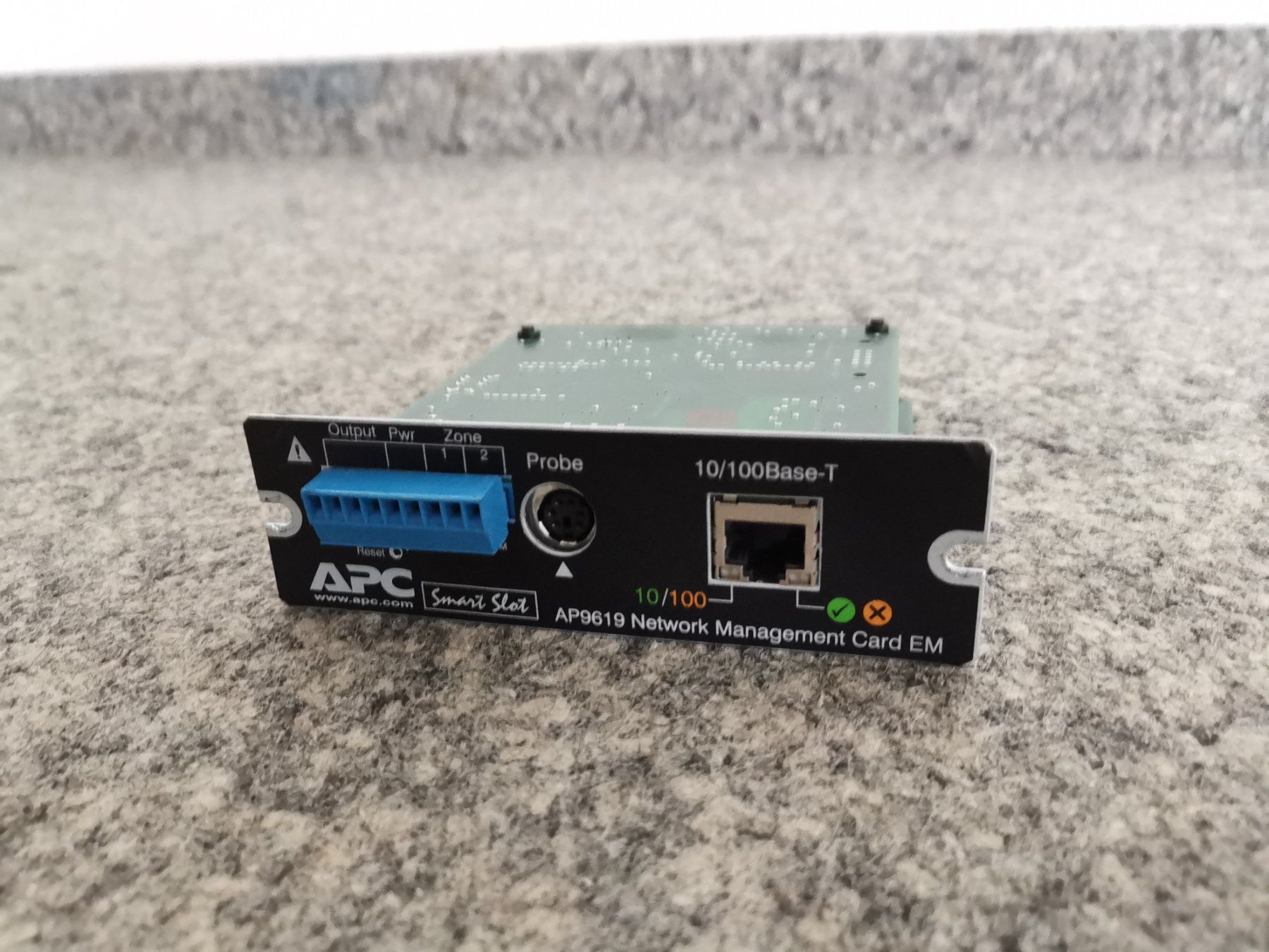 Server: APC UPS Network Management Card AP9619 – Usato da Zürich venduto da L-and-A