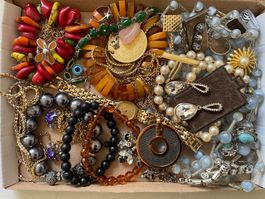 Lot de bijoux vintage - Bagues, Colliers, Montre...