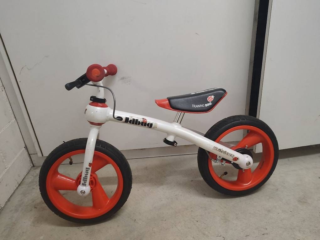 Veicoli per bambini: jdbug velo kind – Usato da Zürich venduto da Orkageta