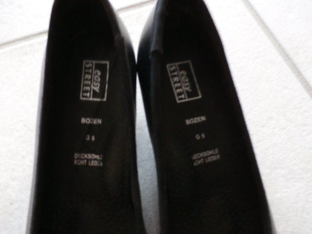 Scarpe da donna: lässige Pumps Gr. 5 (38) – Nuovo (secondo la descrizione) da Würenlingen venduto da Delfinli1 2